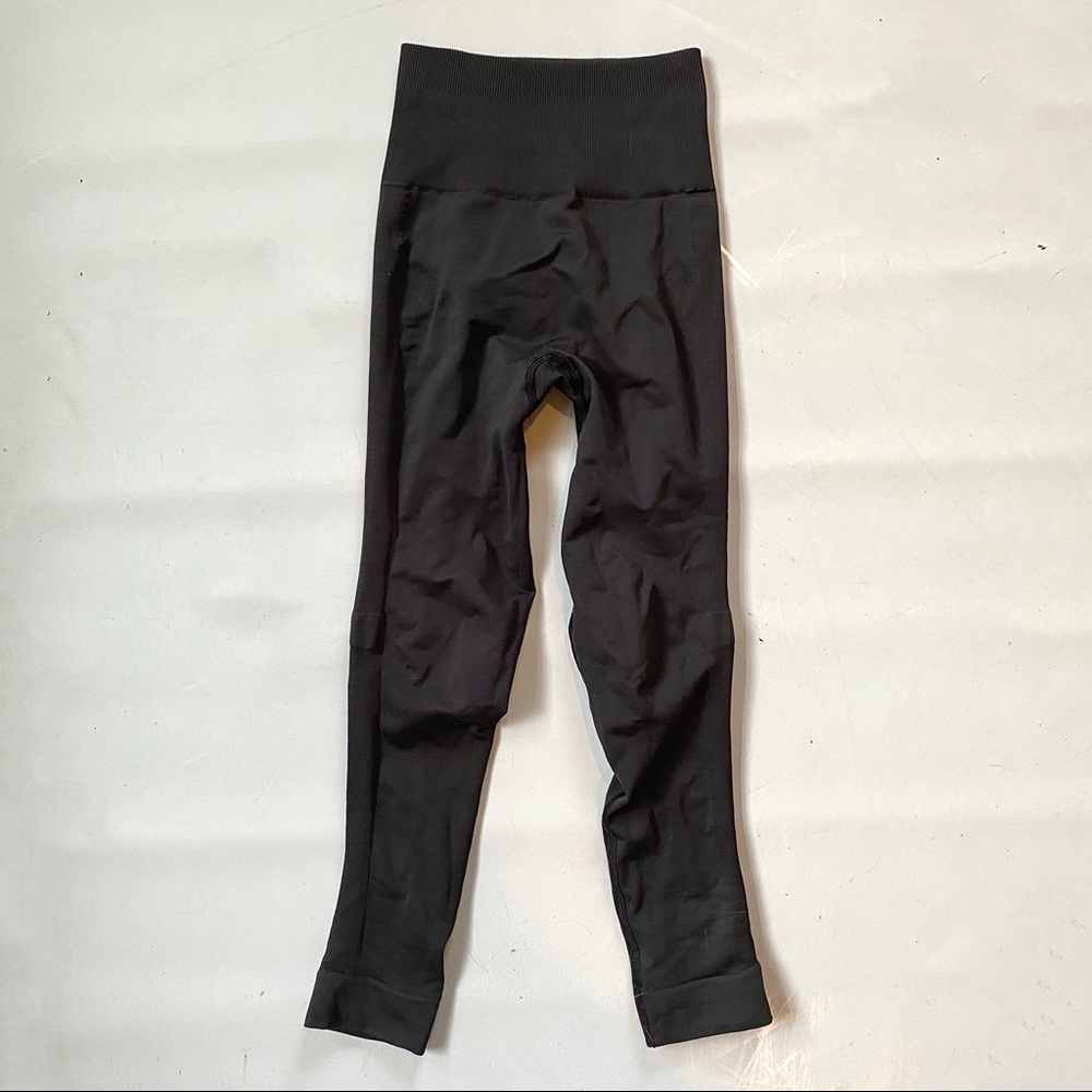 Lululemon seamless cropped compression leggings